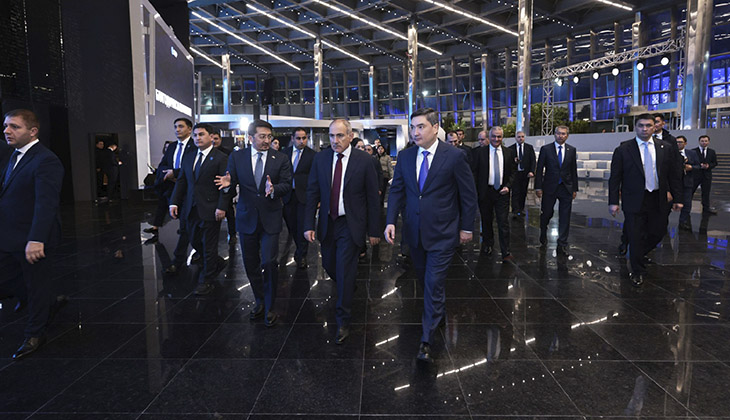 Компания Relog представила программу планирования маршрутов доставок Премьер-министру Армении